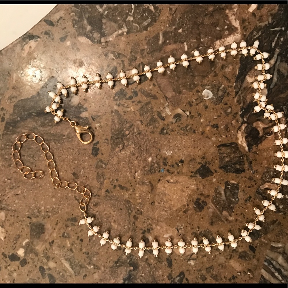 Boutique choker